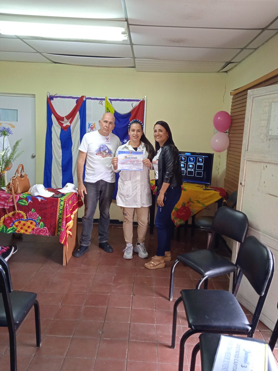 Y se han unido para trabajar, para luchar; se han unido para todas las tareas que la Revolución, se han unido para la lucha y se han unido para ayudar a la patria en cualquier circunstancia#MujeresEnRevolució #CubaCoopera <a href="/MINSAPCuba/">Ministerio de Salud Pública de Cuba</a> <a href="/japortalmiranda/">José Angel Portal Miranda</a> <a href="/DcMedica/">Misión Médica Cubana en el Distrito Capital</a> <a href="/ErickMendezRod3/">ErickMendezRod</a>