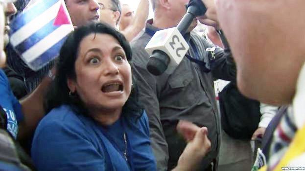 YOSOYFlDEL's tweet photo. @MryRodrguez4 Y algunas somos psicolocas, pero con mucho dinero, tanto que nos pagamos un viaje al estranjero
#MujeresEnRevolucion #RobarEsRobar #FidelEsFidel https://t.co/u9OCqOKesJ
