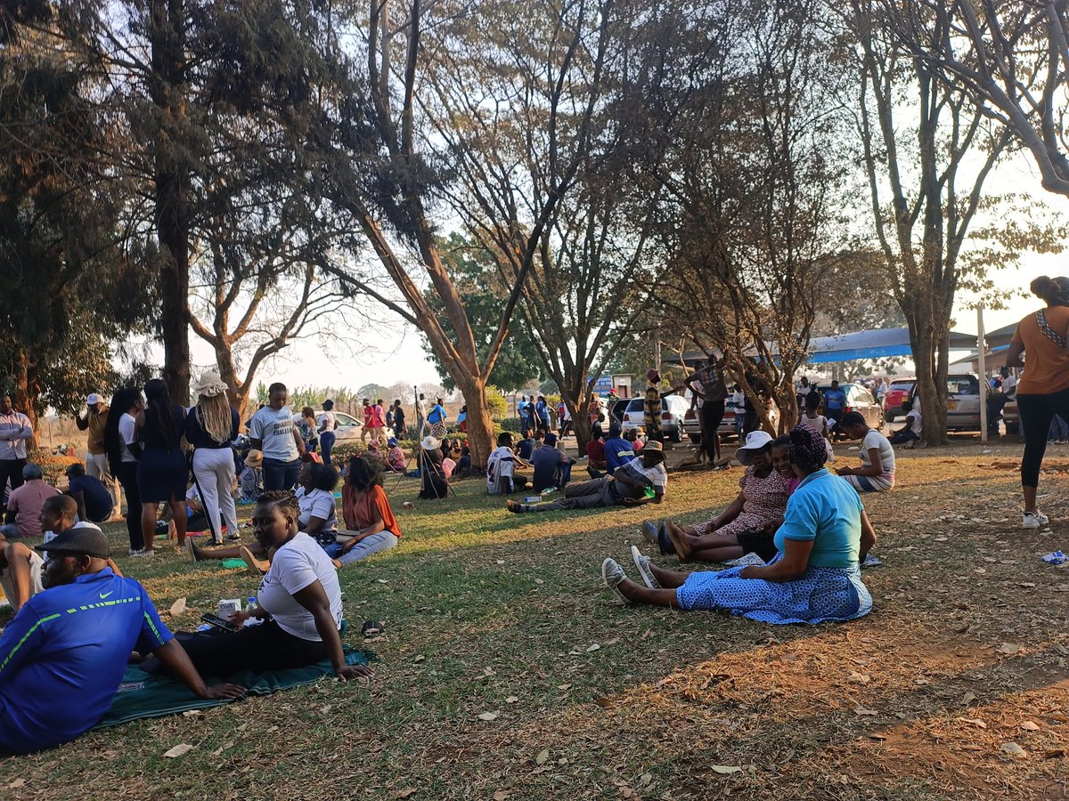 ⌚ 1648

Some polling stations in Budiriro, Harare, have not yet received council ballot papers. After opening, voters will cast their ballots at night, until the early hours of 24 August.

#ZimDecides2023 #ElectionsZW