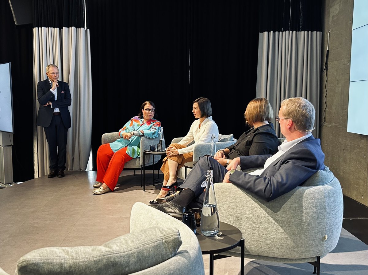 Kommenttipuheenvuoroissa ja paneelissa äänessä osa hankkeen neljästätoista julkisen ja yksityisen sektorin kumppaniorganisaatiosta. Millaisena <a href="/Yleisradio/">Yleisradio</a> näkisi roolinsa Seutu-Suomessa? Entä mikä on <a href="/VaisalaSuomi/">Vaisala Suomi</a> suunnitelma romahdusvaaran varalle?