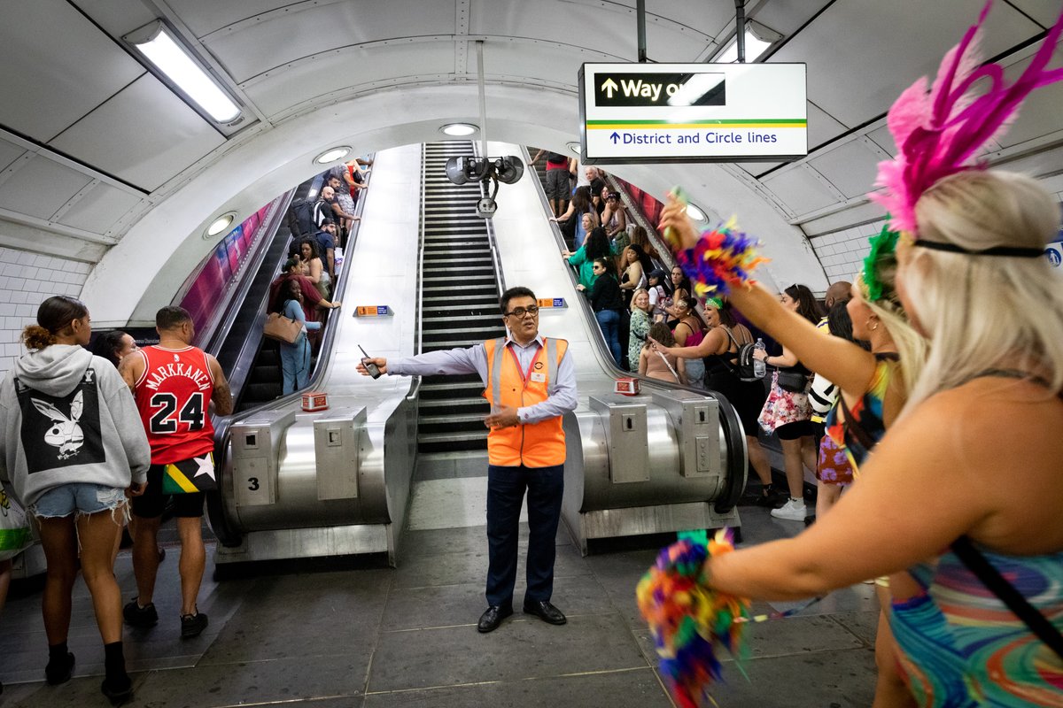 It’s Notting Hill Carnival this weekend 🎉 The Central line towards Notting Hill is expected to be exceptionally busy with stations in the Carnival footprint very crowded and subject to restrictions. 👈 Travelling from East London? Consider using the Elizabeth line to…