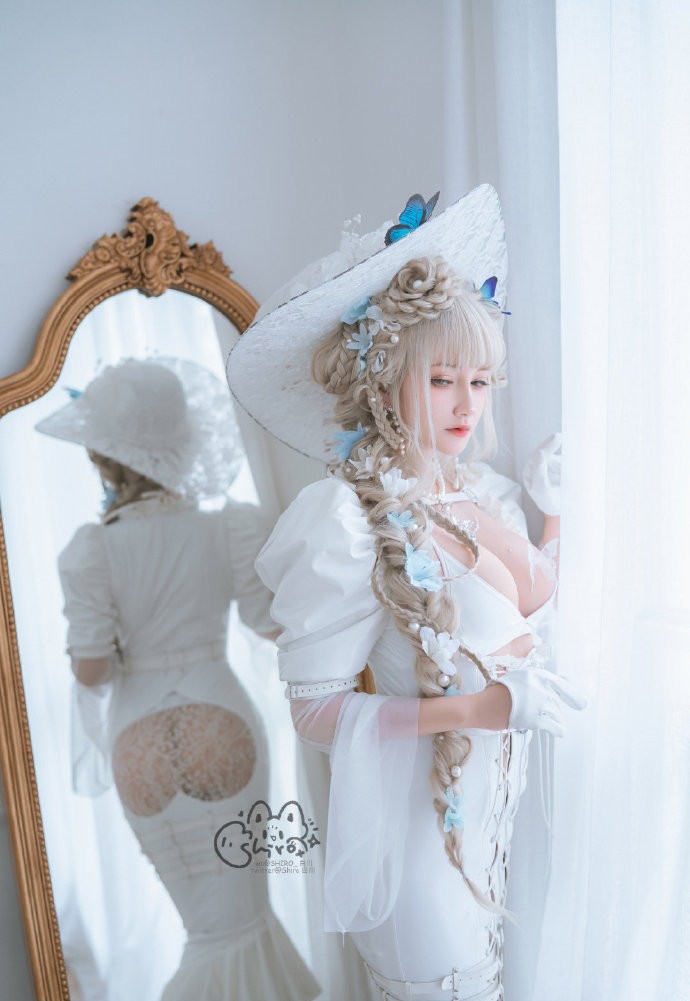 SuckMiLonger's tweet photo. 白い魔女 https://t.co/7yKCkkcOhe