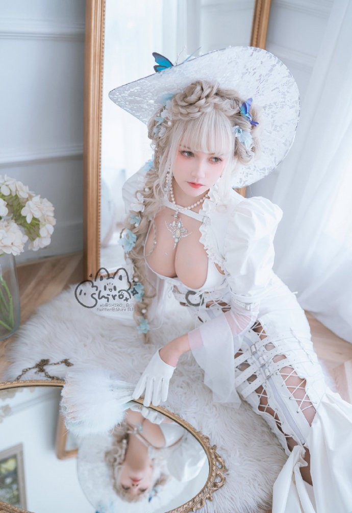 SuckMiLonger's tweet photo. 白い魔女 https://t.co/7yKCkkcOhe