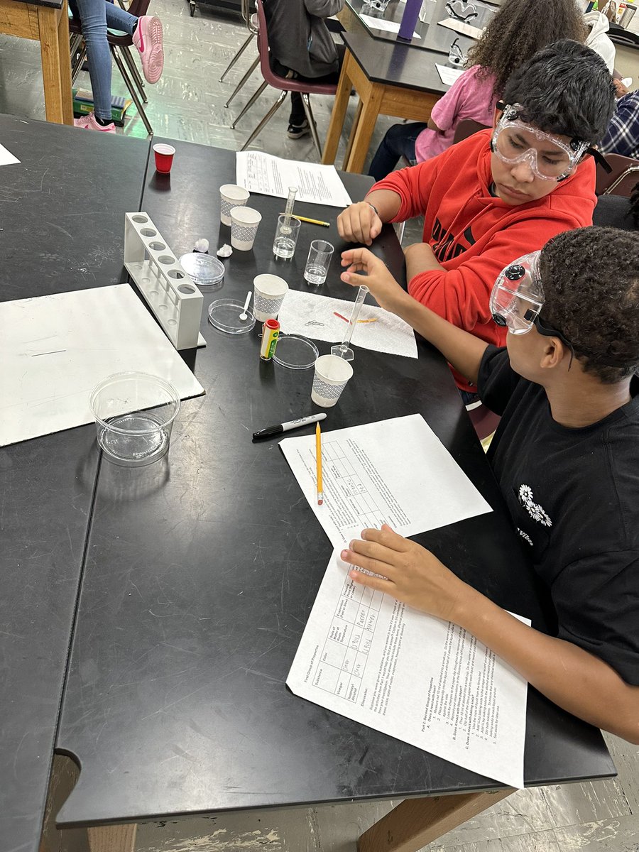 acwscience's tweet photo. @ugmswolverines Grade 8 Ts utilizing resources from Daily Lesson Plan Exemplars to engage students in physical and chemical properties! #MoreWinning #HenryDiscovers #ScienceInHenry #YouBelongInHenry @klbsci @HenryCountyBOE https://t.co/wDzpsiV1lf