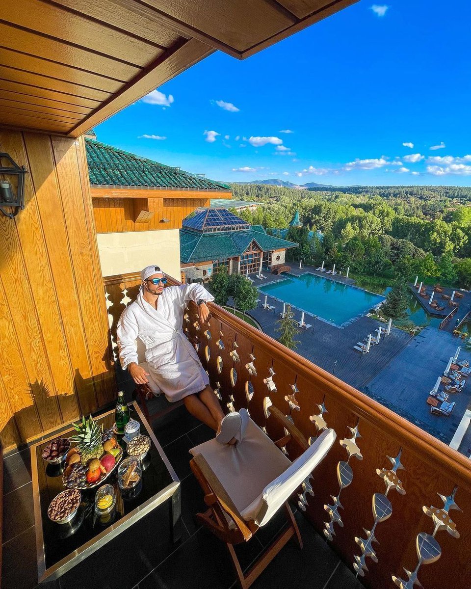 Visit_Morocco_'s tweet photo. Spellbound by the mesmerizing allure of #Ifrane. Enjoy the breathtaking spectacle as nature unveils its scenic tapestry before us. ✨🌄

📷 by @‌ayoubdriouech1 (Instagram account) #visitmorocco #morocco https://t.co/GDa6CnCW1T