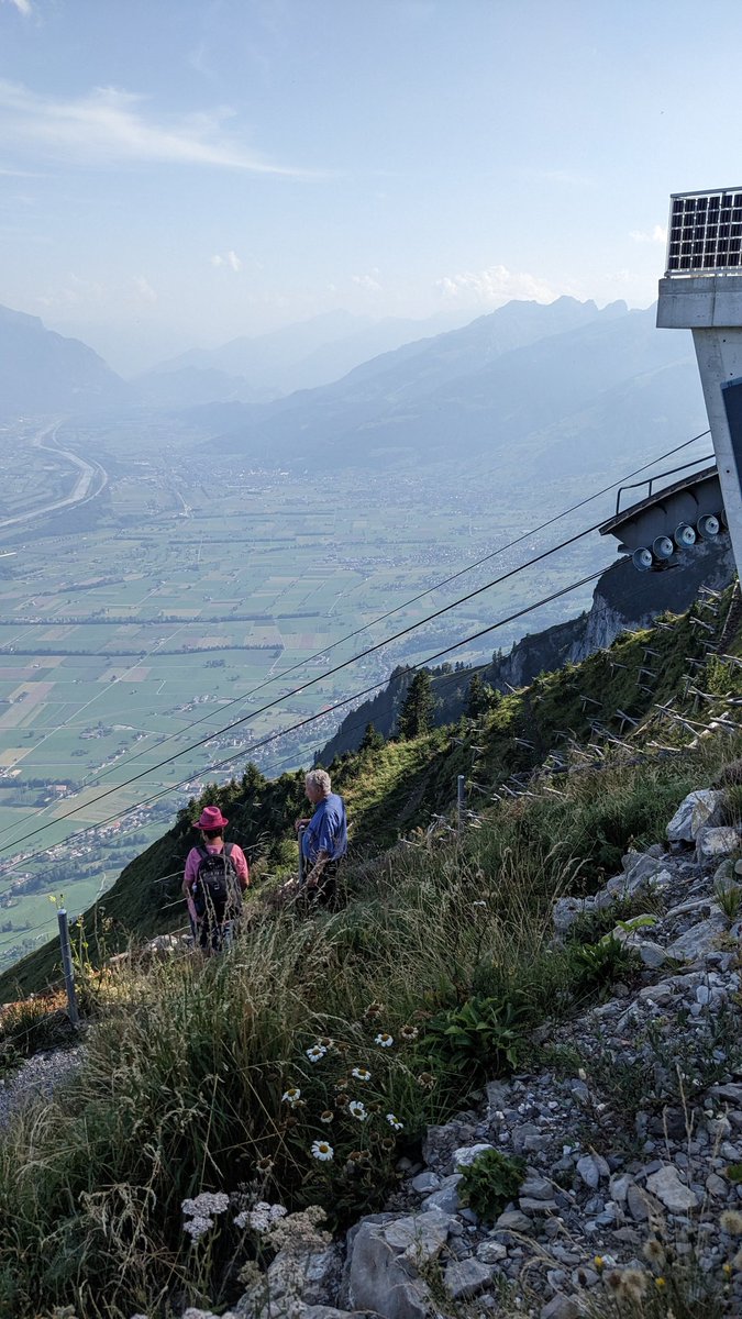dialogine's tweet photo. Wunderbar frisch und windig, da uf em Staubere obe!
#Alpstein #Staubern #Staubernbahn https://t.co/9xeFQZUIim