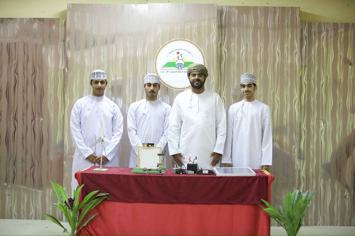 OmanTeamFGC's tweet image. .
An explanation of an innovation made by the Oman team in the First Global Challenge 🇴🇲🔥✨.

It is a “smart portal powered by renewable and isotopic energy”.
..
…
#FGBOR
#firstglobalchallenge 
#oman 
#omanteamfgc 
#revrobotics 
#fgc2023singapore 
.
……………..