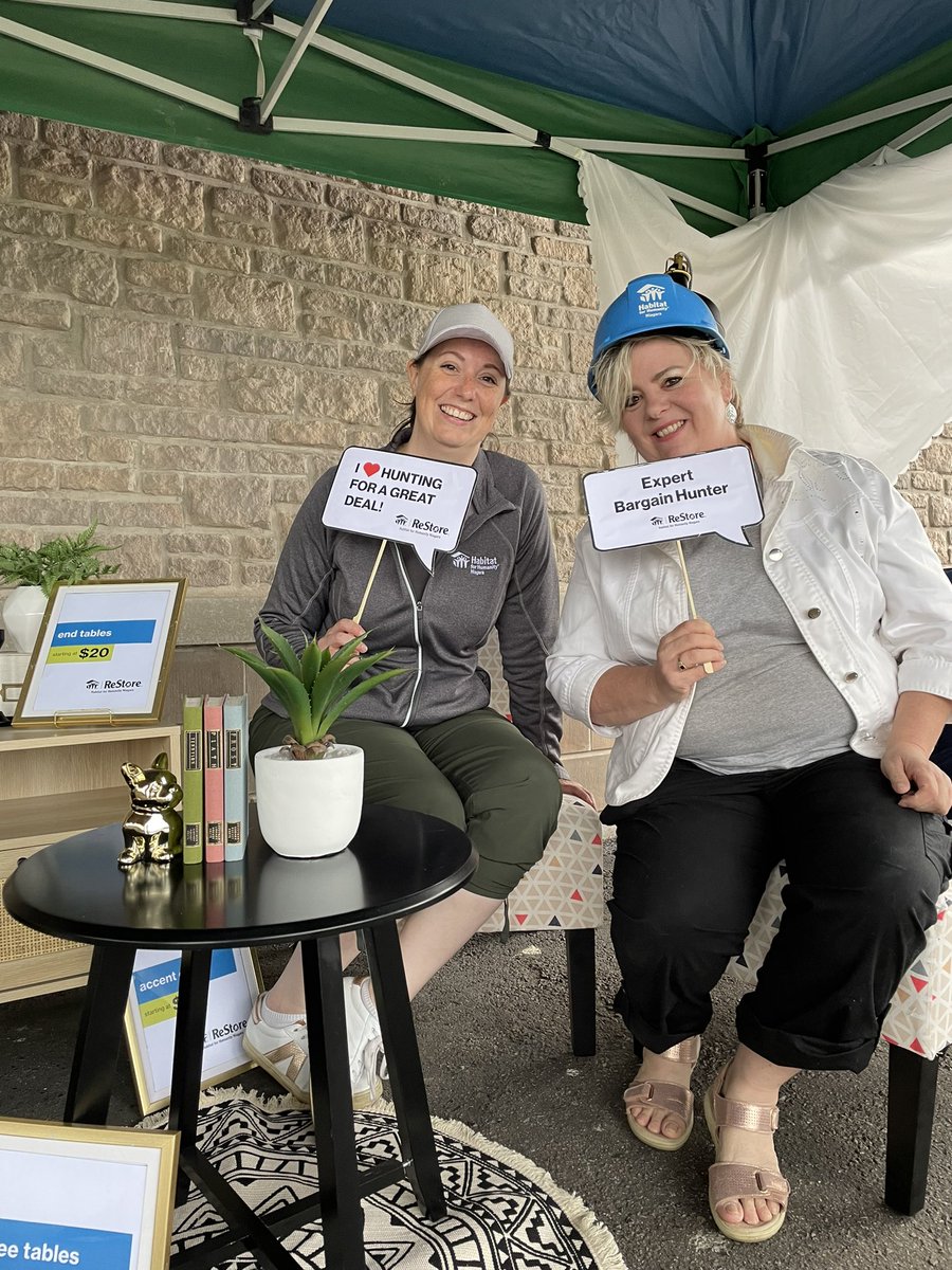 610CKTB's tweet photo. ON LOCATION | we are here browsing through the variety of home furniture with @habitatniagara as golfers hit the fields for #forethebuild tournament. https://t.co/5b68mBcpHN
