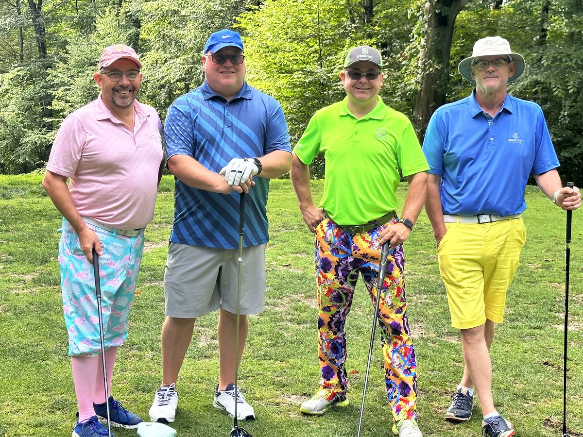 wgross17's tweet photo. Morning round with @felutzjr, Andrew Levine and William Kasper at Country Club of the Poconos. First half of a 36-hole #poconogolf day! Breaking out the flamingo knickers for the first time! https://t.co/UHIUKhdOIh
