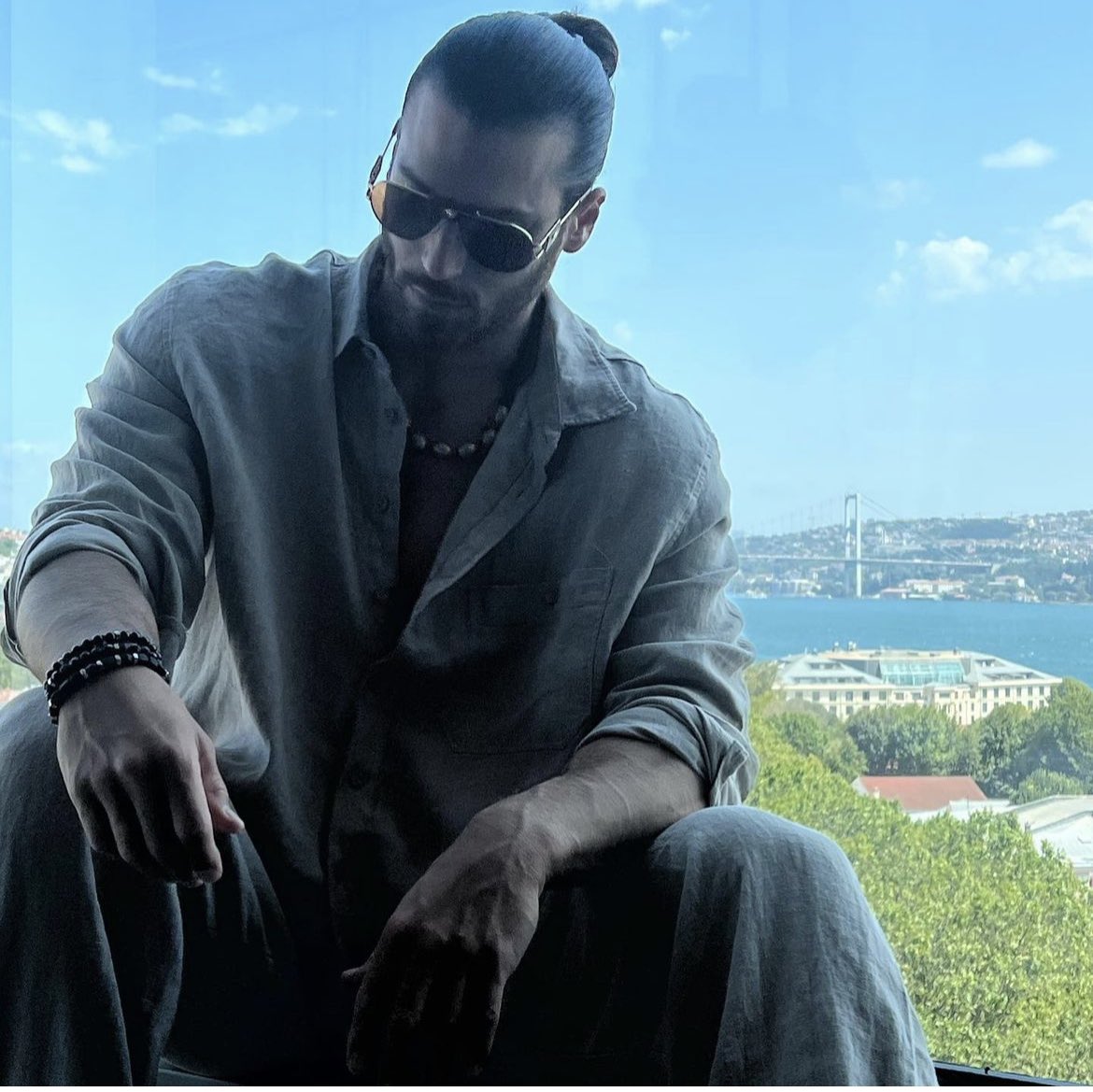 samishg80's tweet photo. Sen İstanbul'a, İstanbul sana yakışıyor! ❤️ #CanYaman https://t.co/fWqInX8NCj