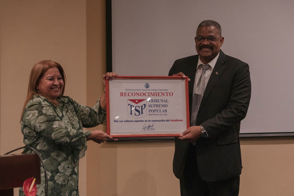 La <a href="/FMC_Cuba/">FMC de Cuba</a> es una aliada indispensable en la labor de los tribunales. Nuestras magistradas, juezas, secretarias y demás compañeras son dignas representantes de esa organización en la impartición de justicia.
#Cuba
#MujeresEnRevolución
#Aniversario63FMC