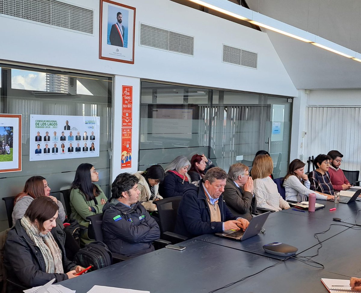 ✅Los Consejeros Regionales de Los Lagos trabajan en comisión conjunta para analizar la presentación de la propuesta preliminar de la “Política Regional para Personas Mayores región de Los Lagos”🧓, con la exposición de la Pontificia Universidad Católica de Chile.