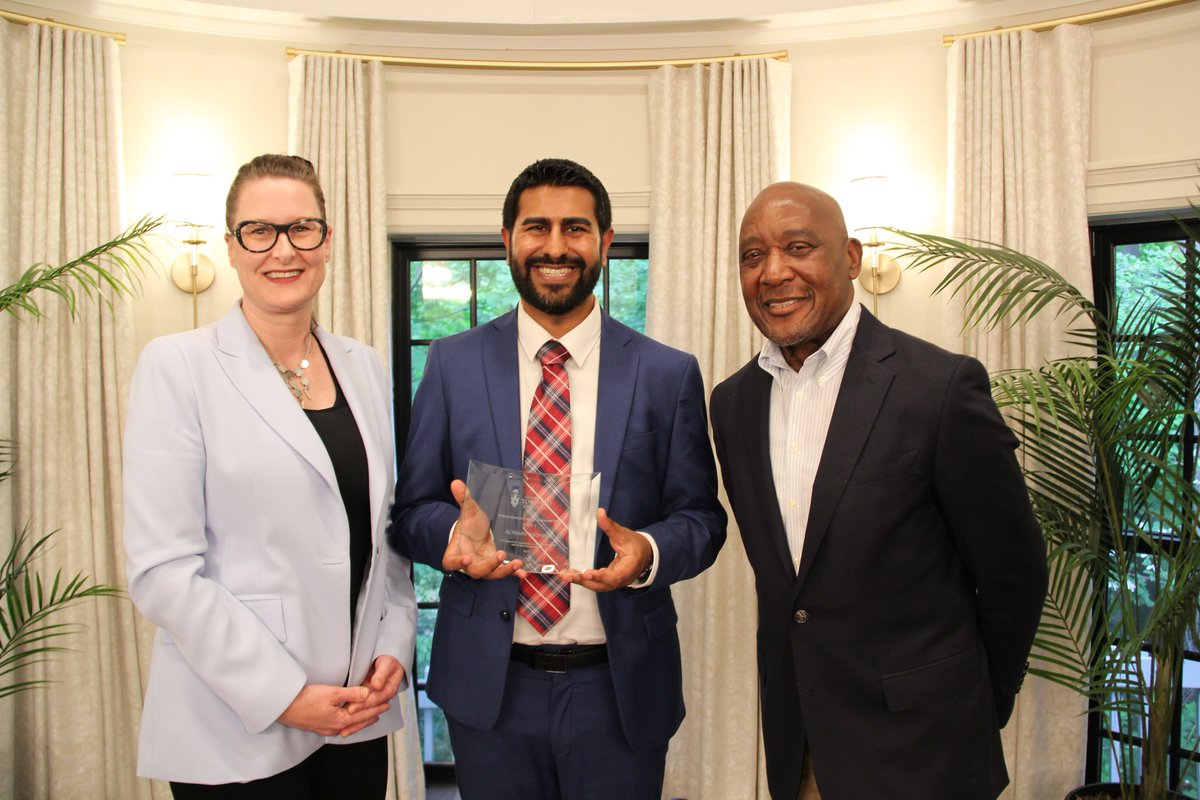 UTM's tweet photo. We celebrate and highlight the contributions of our #UTMalumni community’s impact with the #UTM Alumni Awards of Distinction.
Here are some photos from this year's event🏅📸 https://t.co/GCTAsTYVin