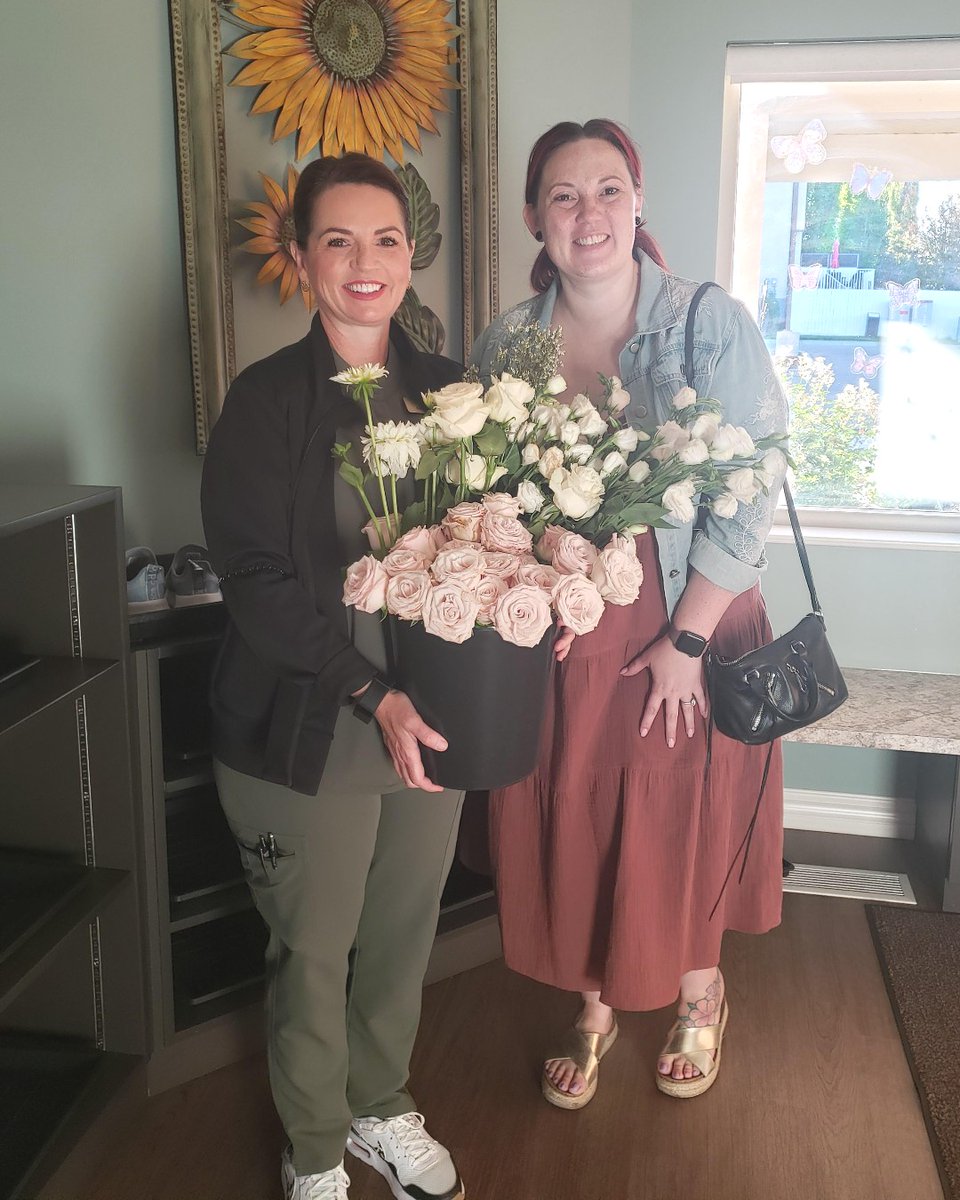 A BIG thank you to Rebecca with @Petalandblum for stopping by last week to graciously drop off some beautiful flowers for our Hospice Home. Thank you for brightening up our day! 🌸

#ShopLocal #Hospice #Community #RedDeer