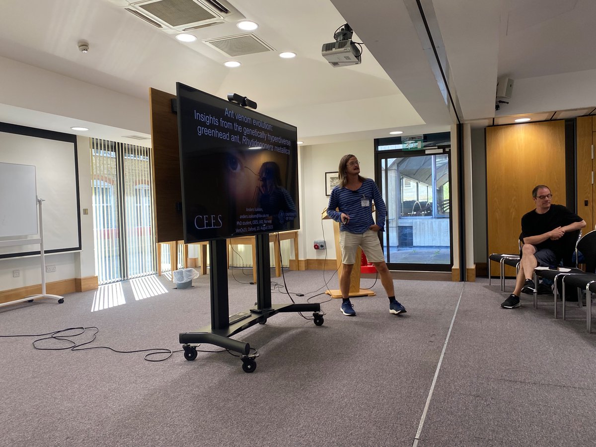 OxVenomToxinCon's tweet photo. Our final speaker before the break is Mr Anders Isaksen from University of Oslo presenting Ant venom evolution: insights from the genetically hyperdiverse greenhead ant, Rhytidoponera metallica https://t.co/8Gl1NXHbDZ