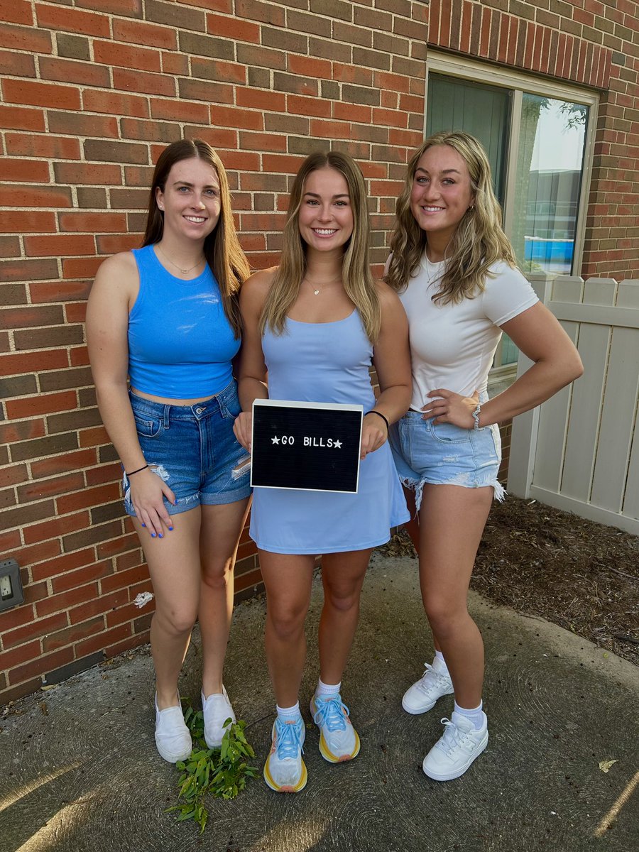 SLUSoftball's tweet photo. First day of class part 1️⃣ https://t.co/NB6P6x2V8I