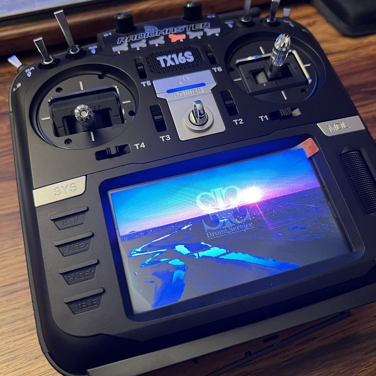 sky_log_studio's tweet photo. 色々とようやく

起動画面を変更しました！
カスタムカスタム🔧
#radiomaster
#tx16s https://t.co/2Fwxh7UwUg