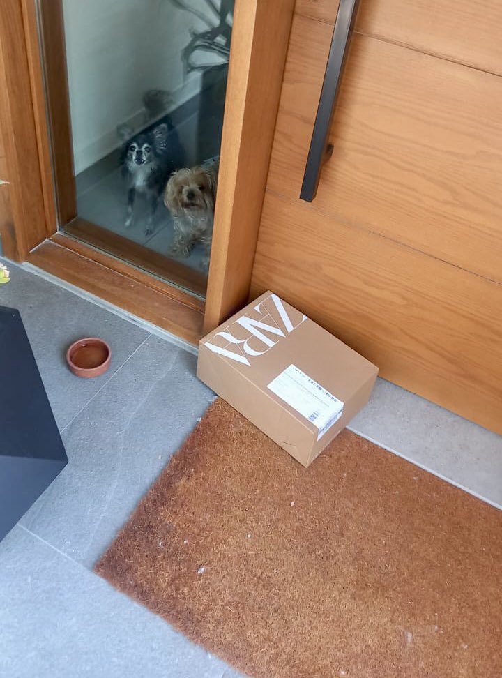 I love the photos delivery drivers send when I’m at work 😁