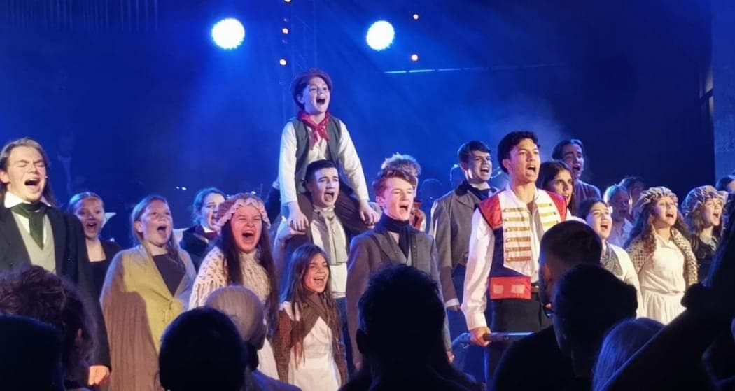 What a show 🥰 what a cast 🤩 what a performance 👏 @MoviestoMusica1 Les Mis school edition you where phenomenal take a bow 🎭