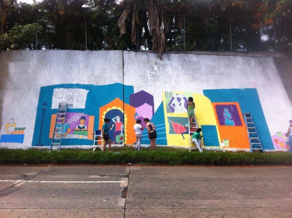 MovAMujeresPR's tweet photo. “Tod@s contra la violencia machista”.

Van 10 años de esto…

#waybackwednesday #muralfeminista #sevaacaer https://t.co/jKlB0bXoWt