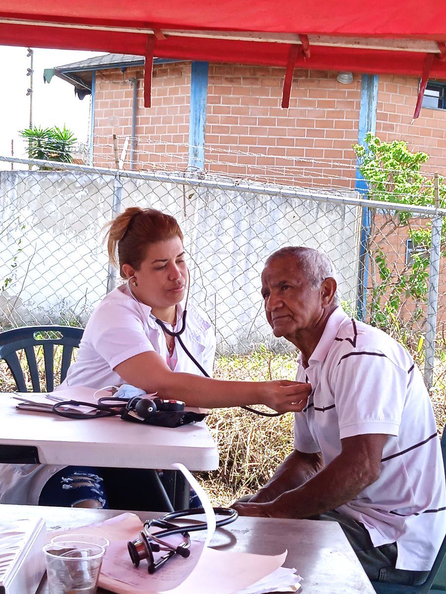 Es un deber de todos, el deber de trabajar#MujeresEnRevolución CDI Junquito Alto #CubaPorLaVida #CubaCoopera <a href="/cubacooperaven/">Brigada Médica Cubana en Venezuela</a> <a href="/MINSAPCuba/">Ministerio de Salud Pública de Cuba</a> <a href="/japortalmiranda/">José Angel Portal Miranda</a> <a href="/DcMedica/">Misión Médica Cubana en el Distrito Capital</a> <a href="/ErickMendezRod3/">ErickMendezRod</a>