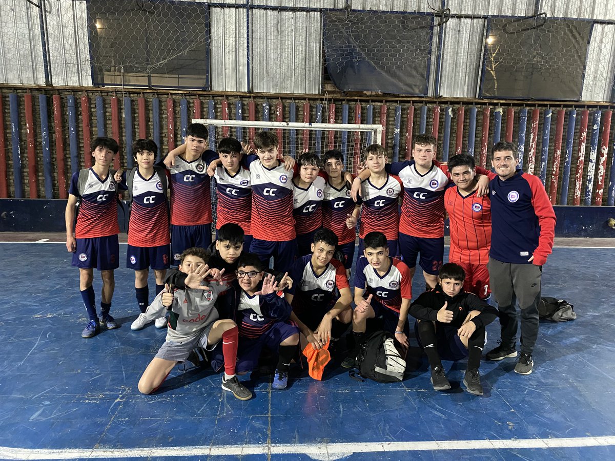 💪 𝗧𝗥𝗜𝗨𝗡𝗙𝗢𝗦 𝗗𝗘 𝗟𝗢𝗦 𝗣𝗜𝗕𝗘𝗦

Por la 11º fecha frente a Regatas B, fue victoria de las categorías más grandes en el Gabinito.

4ta: 7-3 ✅ (⚽️ Ragno x3, Mauricio x2, Galera y Salvioni)
 
5ta: 7-2 ✅ (⚽️ Ayala x5, D’Arpignolle y Rodríguez)

 #VamosCharrua 🔵🔴