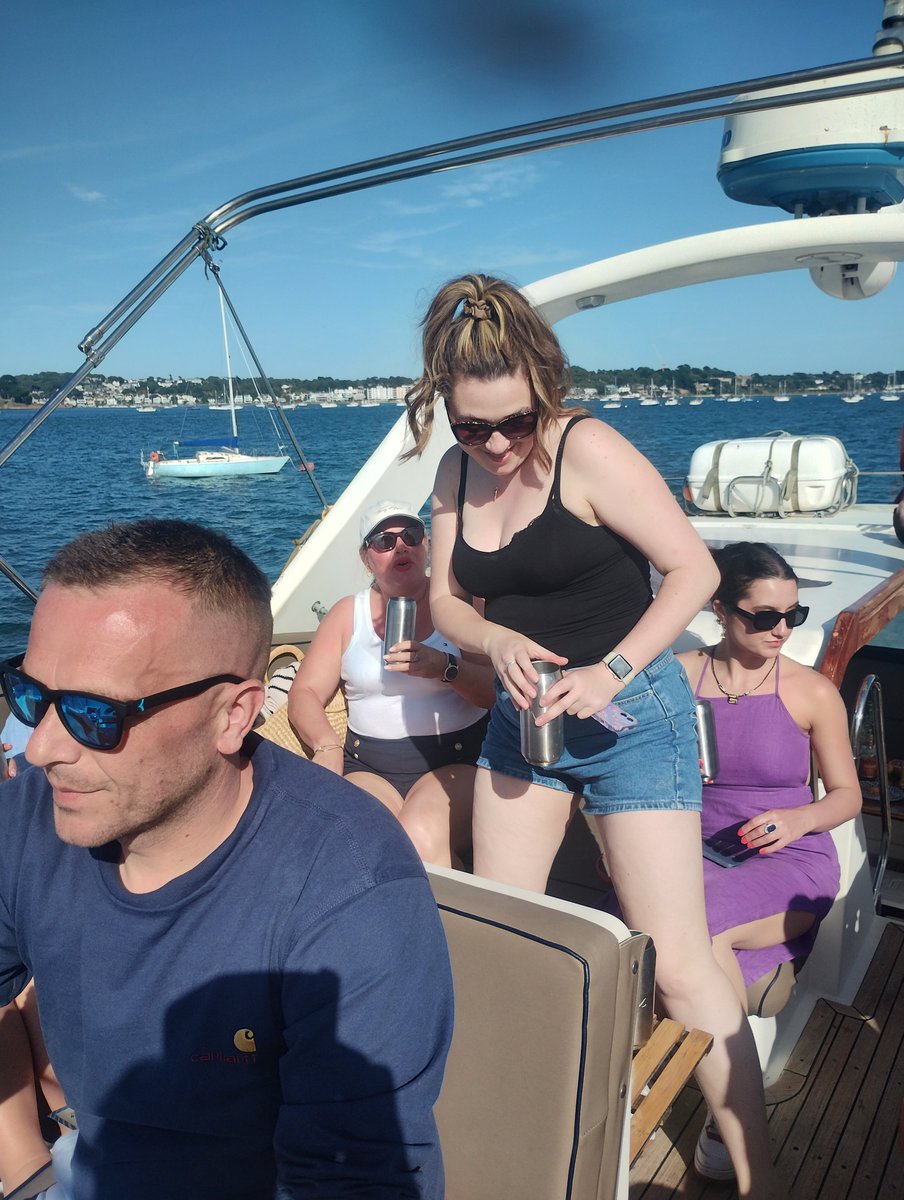 ChartersCalypso's tweet image. Fantastic day on the water with our friends from Bacardi #lovemotoryachtcalypso, #lovepoole
