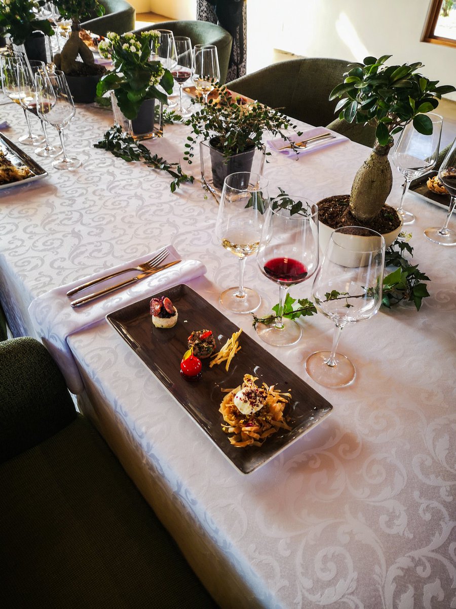 ℝ𝕌ℕ 𝕆ℕ ℂ𝕆𝔽𝔽𝔼𝔼 tweet media