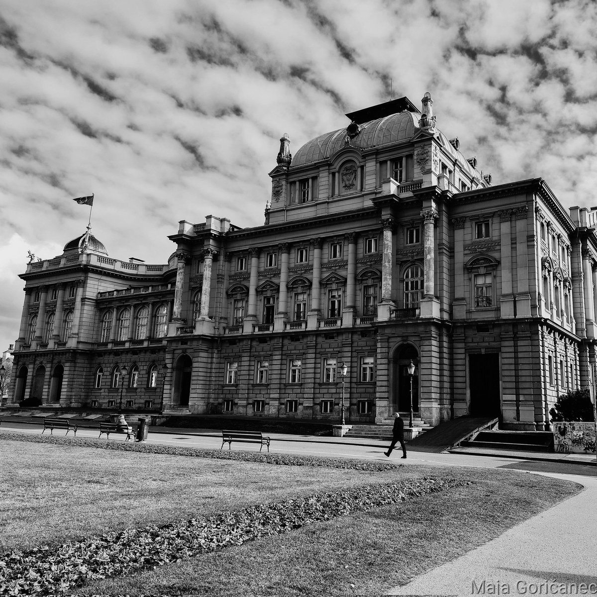 Sophia986's tweet photo. Looking beautiful even without colours
@arcade_contest
#ArcadeOfX #architecture #Zagreb #photocontest #nocolours https://t.co/Xbtsv11kun