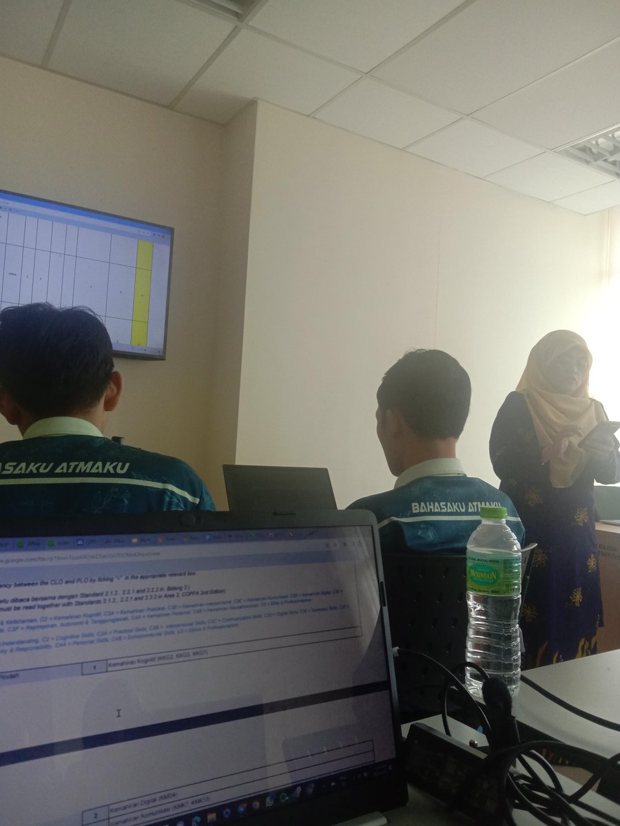 asyhimn's tweet photo. One step closer to be a great teacher✨ Today session learning EdTech, PLE &amp; VLE as a big idea ✨✨
@mimmasayuti

#goglobal
#guruipgkbmkontemporari
#GEGPetalingJaya https://t.co/ud47vlBpEl