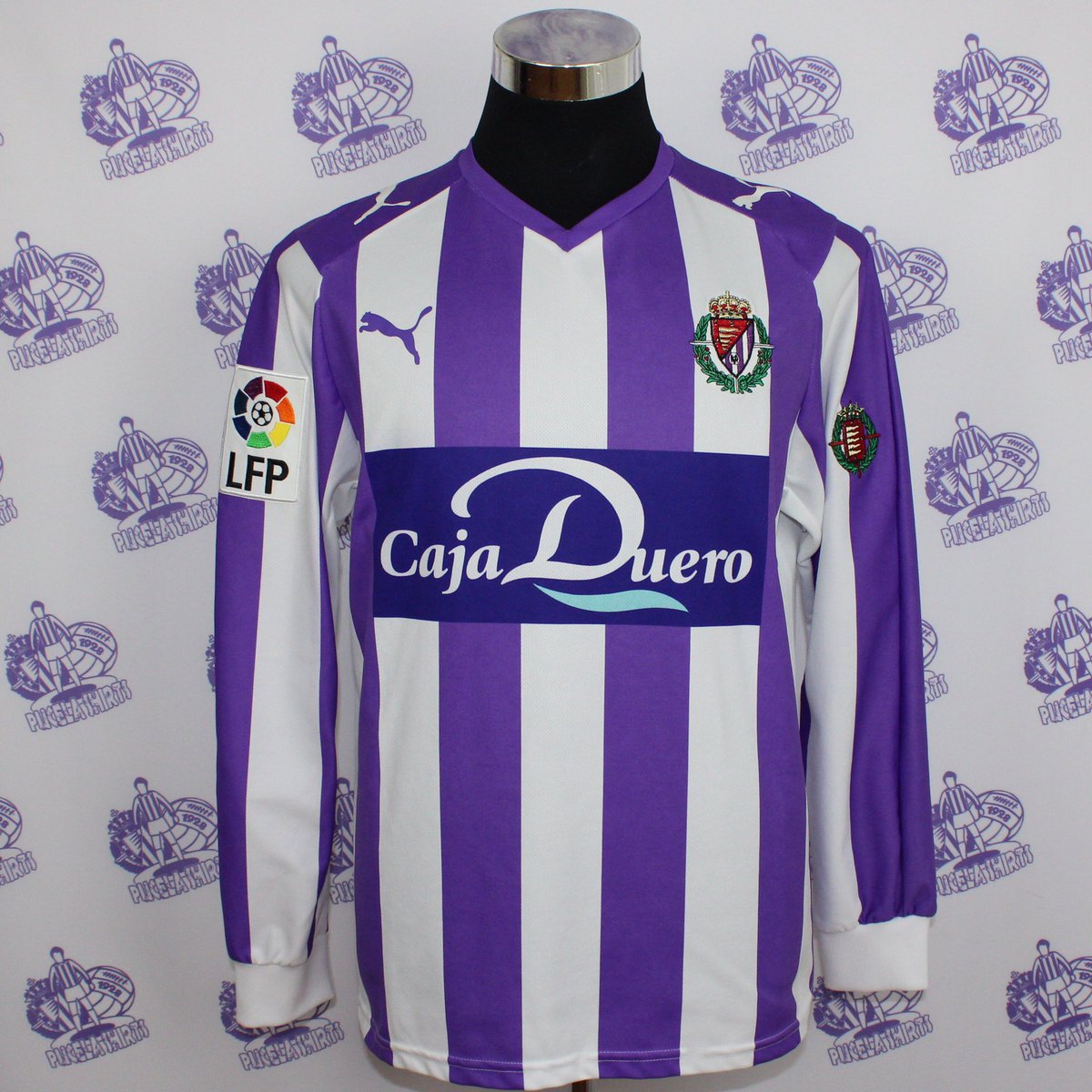 pucelashirts's tweet photo. Camiseta Real Valladolid.
Temporada 2008-2009: Puma.
1º equipación, publicidad Caja Duero.
Escudero 15. https://t.co/0u7PGPqVf9