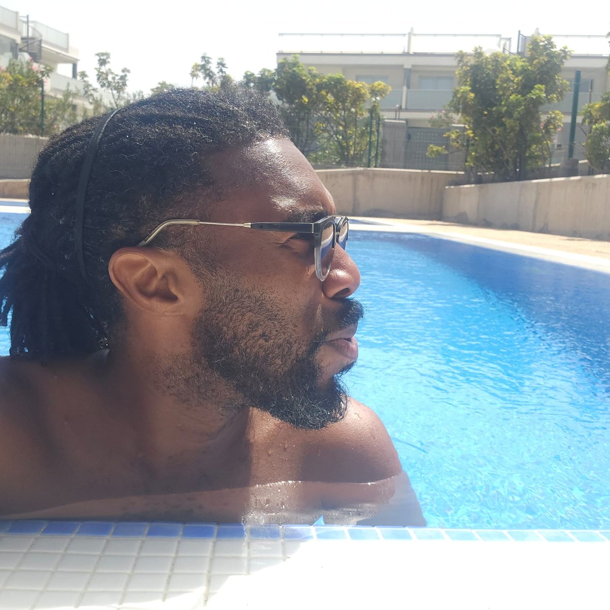 Water baby.

Taking flights.

Taking nothing fro granted.

Book you a break now.

Back to business Tuesday.

artchaseries.com