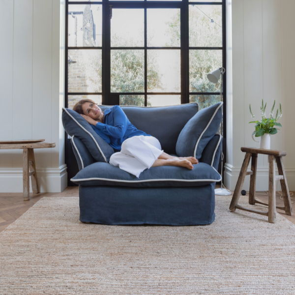 Our Marnie contrasting pillow edge is the perfect way to beautifully frame a sofa or chair. 

If you're feeling inspired by interior trends such as decorative paneling on furniture and wall panels with highlights, then adding contrast borders to your sofa might be for you.