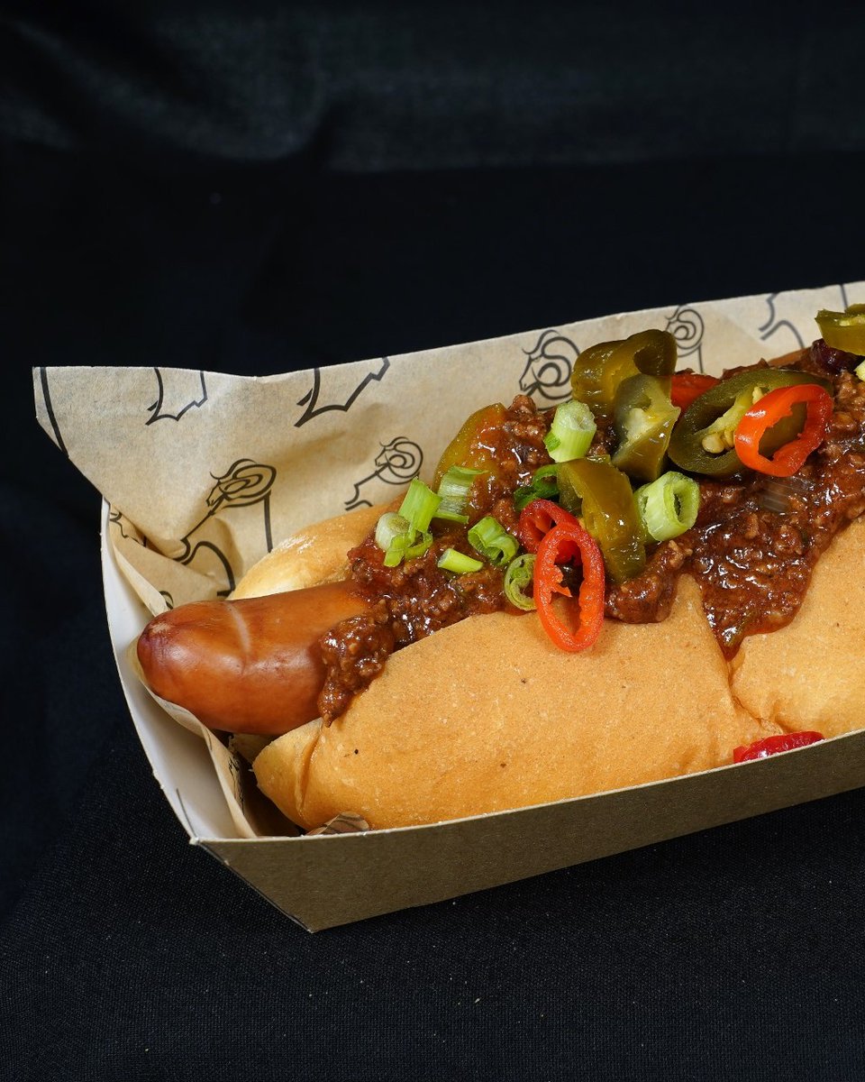 Introducing our first Rams Awards winner of the season, Concessions Chef Steve Williams, for his work on new concessions offerings at Pride Park Stadium! 🐏🏆

New offers include a Yorkshire pudding wrap 🌯, the new Chilli Dog 🌭 and a revamped Classic Dog 🌭 
#DCFC <a href="/DCCTOfficial/">Derby County Community Trust 🐏</a>