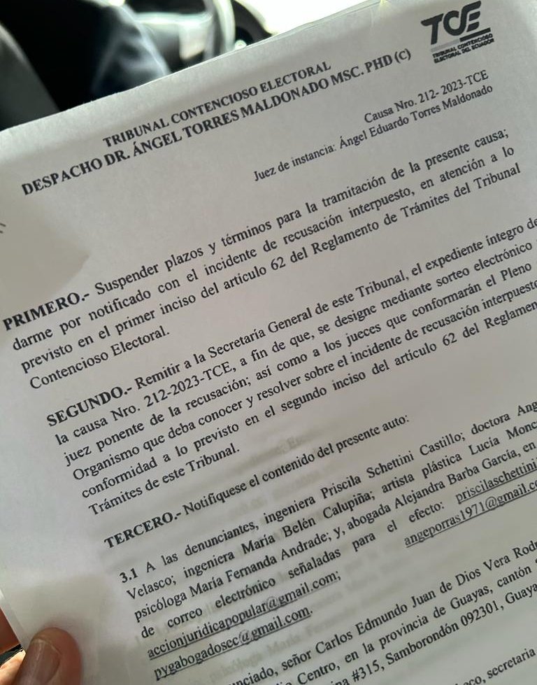 CarlosVerareal's tweet photo. Por desconocimiento o mala fe, quienes me acusan de violencia política ante el @TCE_Ecuador SABÍAN que en agosto 2, fueron suspendidos los términos y plazos de la audiencia prevista para hoy, 10h30. En buena hora ese organismo aceptó a trámite la demanda porque permitirá demostrar el extremo al que se pretende llevar un RT en Twitter por evidenciar las maniobras contra la Fiscal General y apoyar su lucha contra la impunidad.