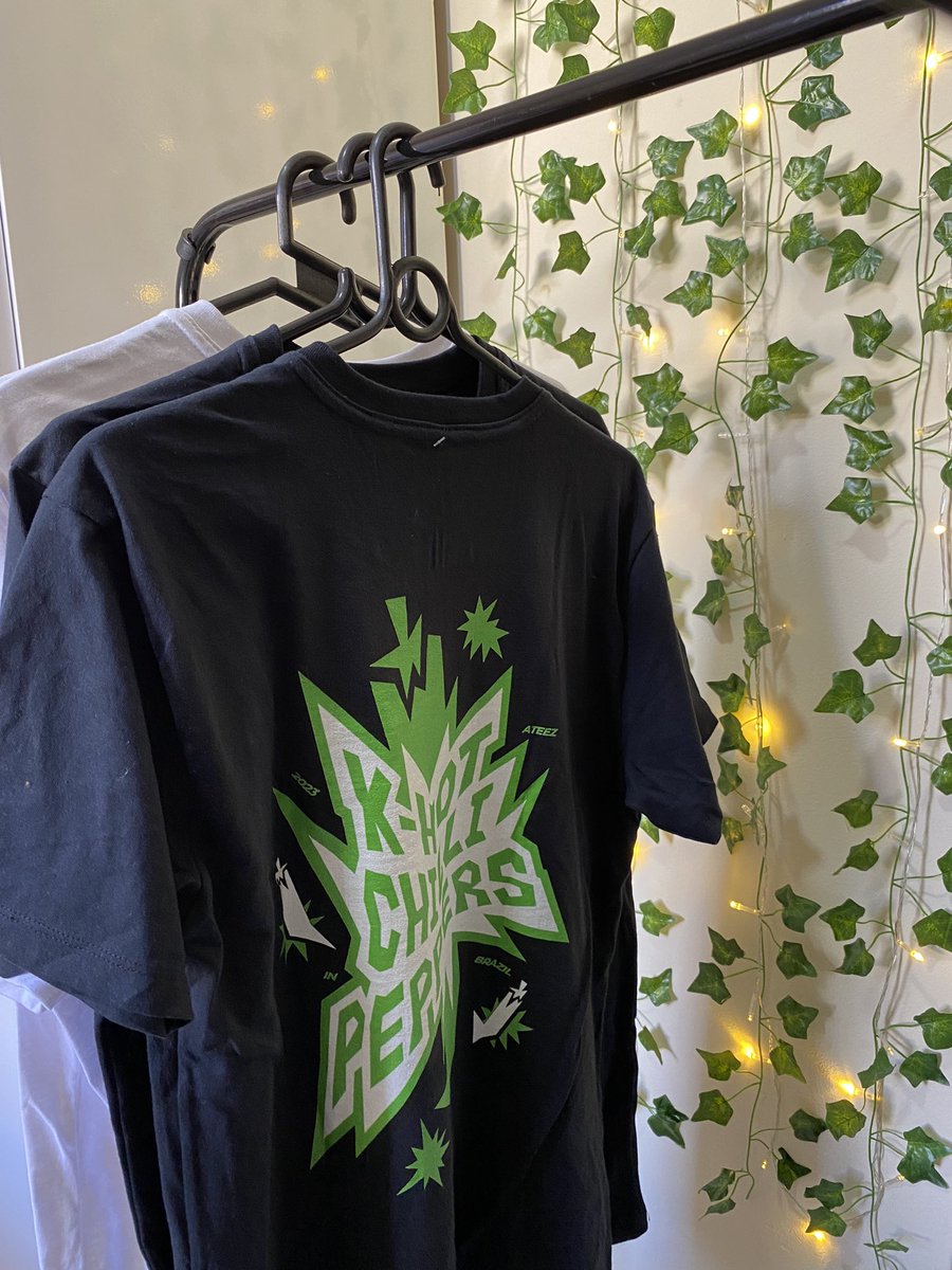 pois eu vou bem linda com a minha tshirt de k-hot 🤍