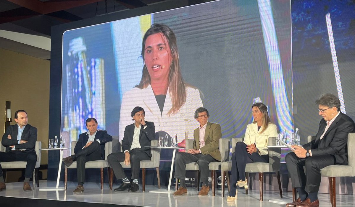 Susana Peláez de <a href="/Cusezar/">Cusezar</a> y presidenta de nuestra Junta en el panel Coyuntura de la Construcción en el País explica que las políticas públicas son determinantes para que este sector se reactive y retomar un rumbo positivo. Generar confianza a los hogares y empresarios es el reto