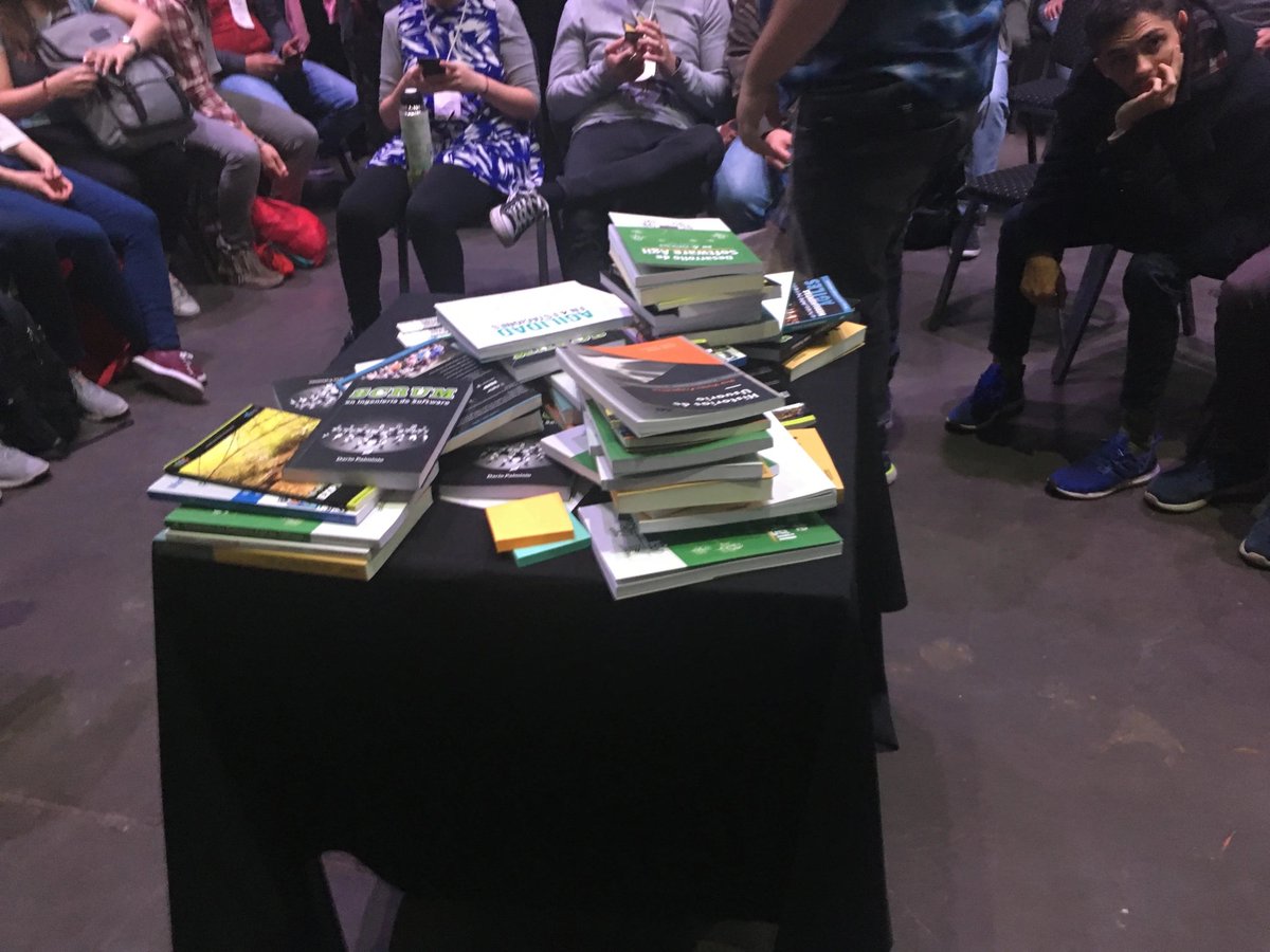 luchosalazarc's tweet photo. Con la proximidad de #AgilesLatam en Lima, recuerdo esta gran reunión de autores latinoamericanos que organizó @inicopaez en Rosario, Argentina 2019.

https://t.co/qAoirkPR6T

¿Qué pasó con los libros que dejamos sobre la mesa?

#Ágiles2023 #Agile #AgilesLatamPerú
#Agiles2019 https://t.co/EktMMOuICK