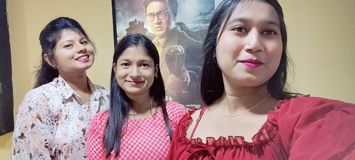 Susmitacutigrl's tweet photo. Watched  #ByomkeshODurgoRohosyo 
I just became speechless, I thought after seeing It's Our @idevadhikari whom I have seen before many commercial films. It's really very challenging &amp; You proved that again..You're The best My favourite❤️❤️🍫🍫🍫
@RukminiMaitra ❤️
@BirsaDasgupta 👏🏻 https://t.co/inVrtkvSnr