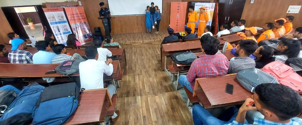 07NDRF's tweet photo. #Team7BnNDRF conducted #SSP under Famex at Indira Gandhi University, Rewari (HRY).
Topics Covered
Flood safety &amp; Rescue Techniques
CPR
Bandage
Bleeding Control
Splinting 
Dos &amp; Don'ts during Earthquake
Precautions during Heat Waves
@ndrfhq 
@atulkarwal
@ndmaindia 
@cmohry
@ANI https://t.co/DeZ2h4a5dM