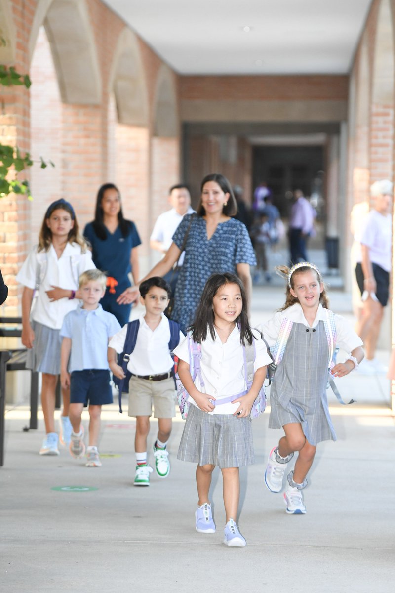 KinkaidSchool's tweet photo. Welcome back Falcons! We are so excited to have you all back on campus! Today is the first day of what will be an amazing school year!
#Kinkaid #WhereYouBelong #FalconsTakeFlight https://t.co/nJ8efbhEdo