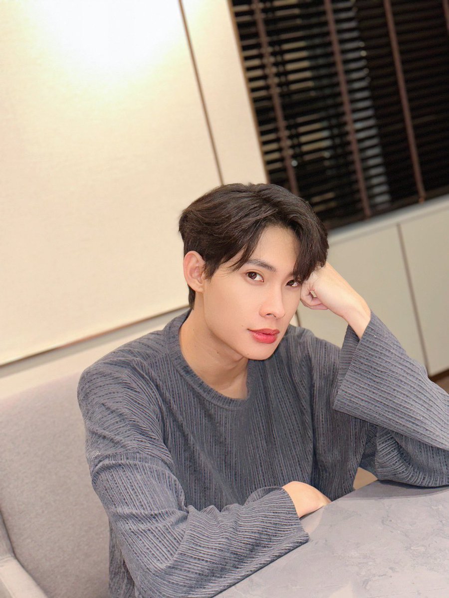 middleloveth's tweet photo. เลิกกองแล้ววว~ แอดมินพาพี่เจต น้องไม้ คิง และเอื้อ มาส่งทุกคนเข้านอน 💤

ขอบคุณทุกคนที่ส่งกำลังใจมาให้ชาวออฟฟิศตลอดทั้งวันนะคะ🫶🥰

#พี่เจตคนกลางQ6 https://t.co/o7Ikbrq9FQ