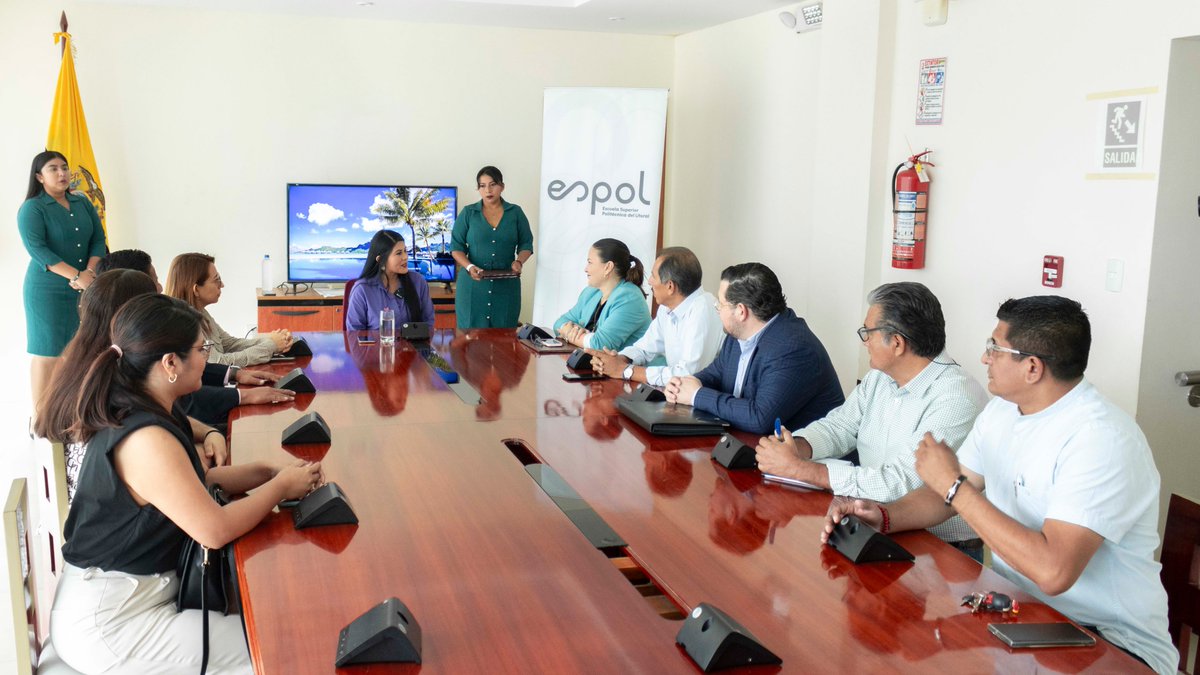 #ESPOLenMovimiento
Con el objetivo de contribuir al desarrollo comunitario de Santa Elena, la #ESPOL y la Alcaldía de ese cantón suscribieron un convenio marco de cooperación interinstitucional: bit.ly/consanelESPOL