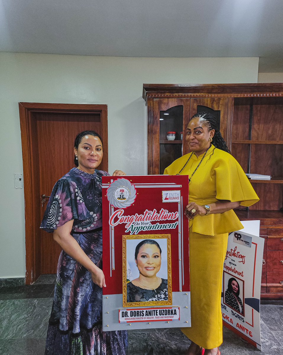 DrDorisAnite's tweet photo. On my first day in the office, I was thrilled to receive a warm welcome card from both @ZenithBank and @CyberspaceNaija It was so heartwarming to see the thoughtfulness and kindness that they put into the card. https://t.co/NF3nzGvgTe