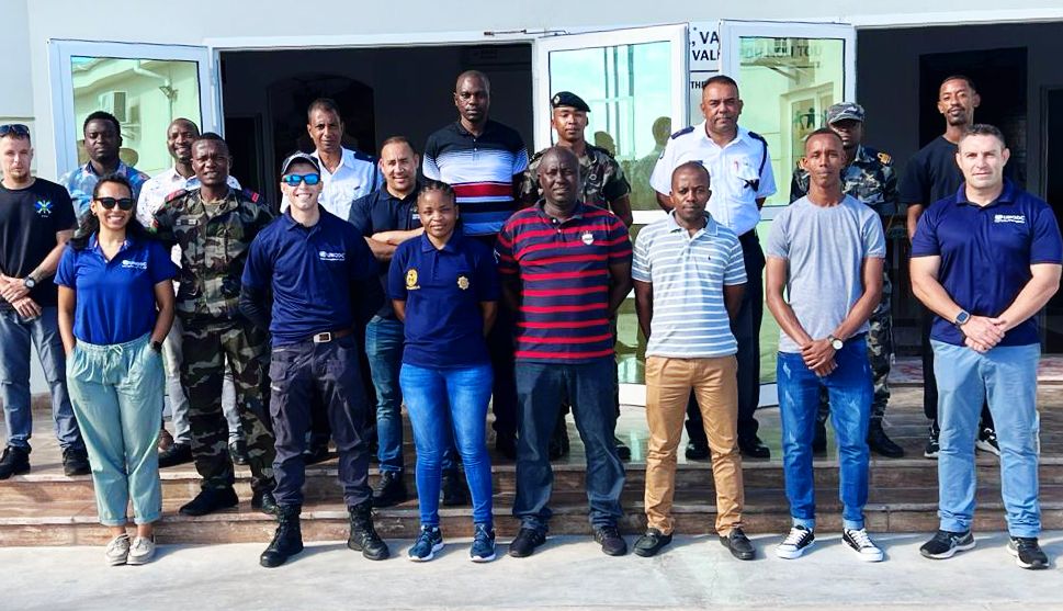 UNODC_BMB's tweet photo. Supported by 🇺🇸@StateINL in 🇸🇨Seychelles, @UNODC_MCP kicks off a regional advanced Visit, Board, Search & Seizure course for personnel from 🇹🇿🇲🇺🇩🇯🇰🇲🇿🇦🇸🇨🇰🇪 🇲🇬 &🇲🇿, co-instructed by national trainers from @SeyDefence & a @SAPoliceService seconded instructor #BorderManagementBranch https://t.co/vWMVkEmeVA