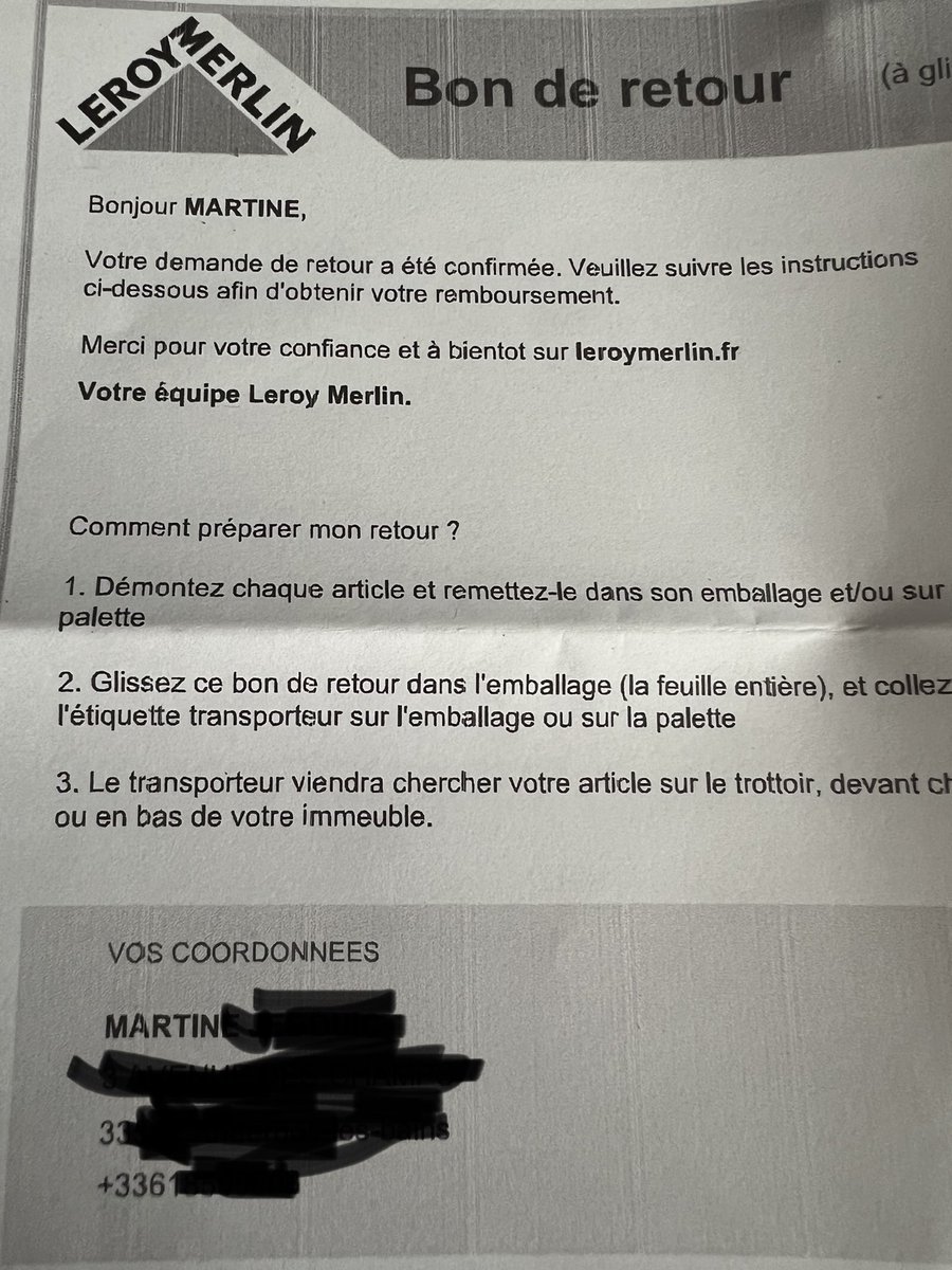Salut <a href="/leroymerlinfr/">Leroy Merlin</a> 
Dites moi c’est pas terrible au niveau #cnil et #rgpd de recevoir l’adresse et le numéro de téléphone de Martine en Gironde dans ma livraison Du coup j’me demande où sont passées mes informations personnelles? Peut être dois je confirmer avec Martine? 🤨🧐😒