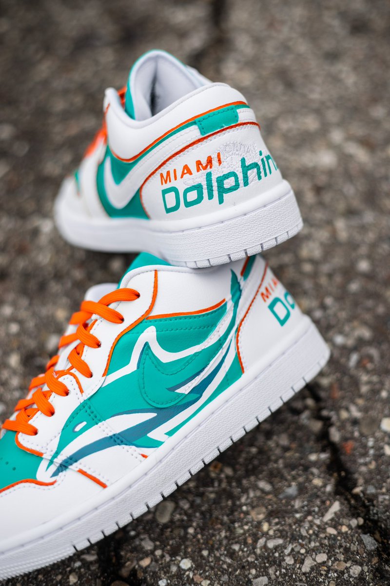 Miami 🧡🐬

#dolphins #miami #miamidolphins #sneakerhead #jordans #customshoes #customjordans