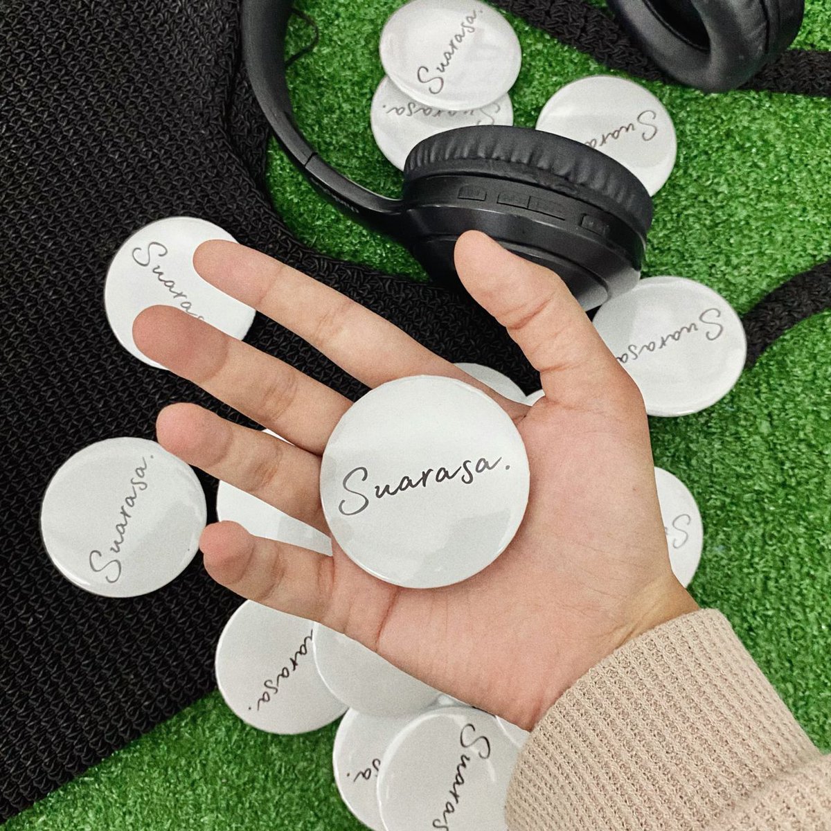 Boleh dapatkan merch kiteorang kat gig the magnificent 8 26/8 nanti! Hehe