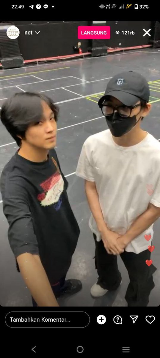 nct_menfess's tweet photo. Nct! WOE HAECHAN BAHAS ADEGAN KISSEUNYA WINWIN TRUS YG LAIN PADA NGAKAK😭😭😭 https://t.co/iypKyoGlDd