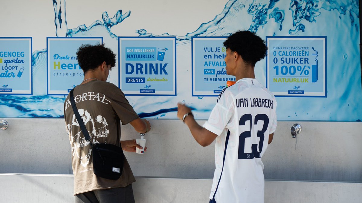 wmdwater's tweet photo. En zo stond de #waterwagen van WMD vandaag op de circuitdag in Assen voor een evenement van @AgainstCancerNL. Het was warm. Water is dan heerlijk. We staan vaker met onze waterwegen op een evenement. Kijk voor meer info op https://t.co/DfCYAhJP8U. https://t.co/BAr2S5Udn6